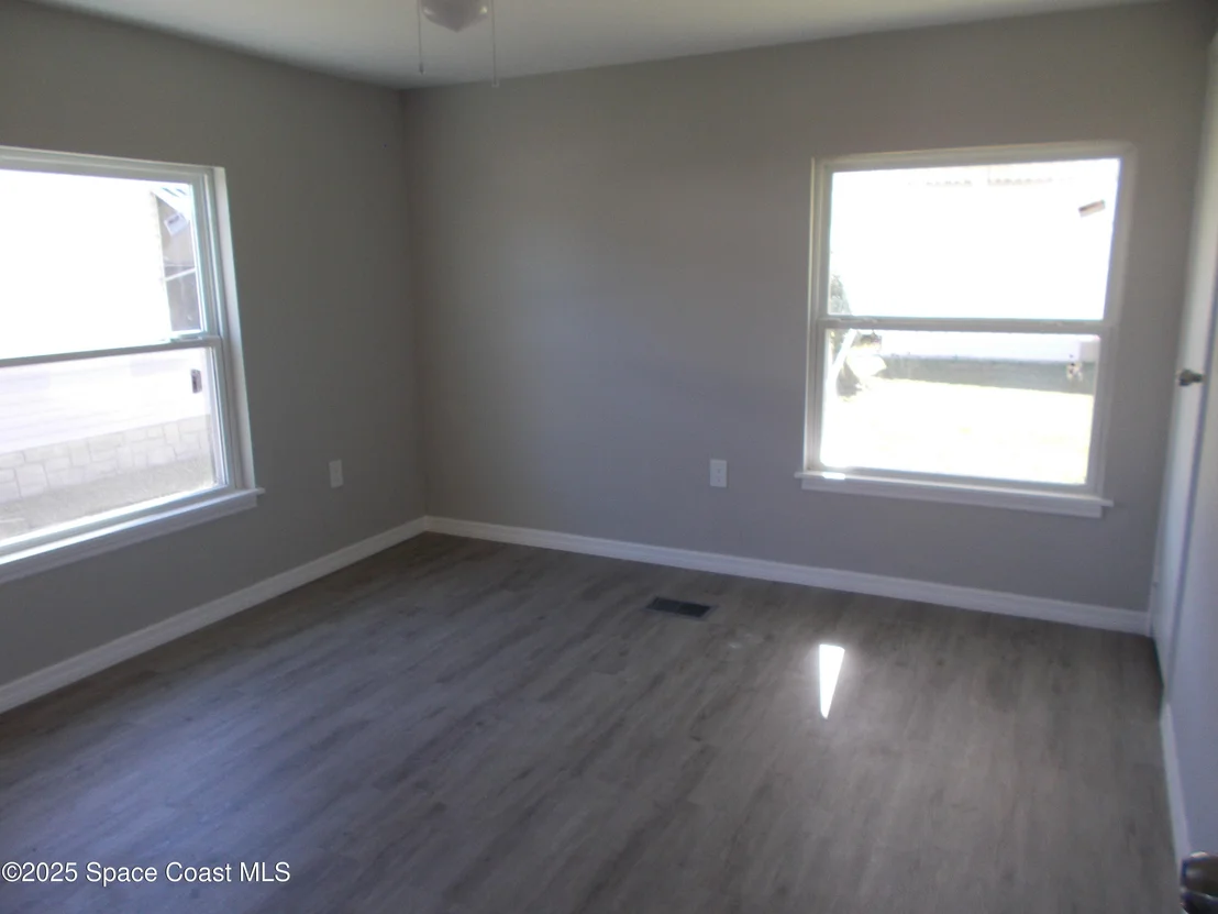 Photo of 619 Sea Gull Drive W