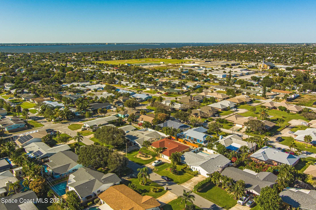 Photo of 330 Seabreeze Drive