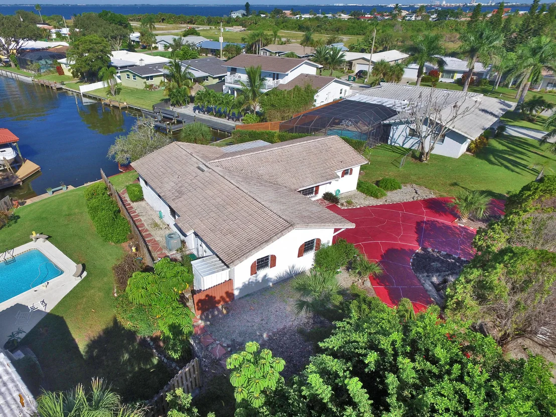 Photo of 4891 Fairview Drive
