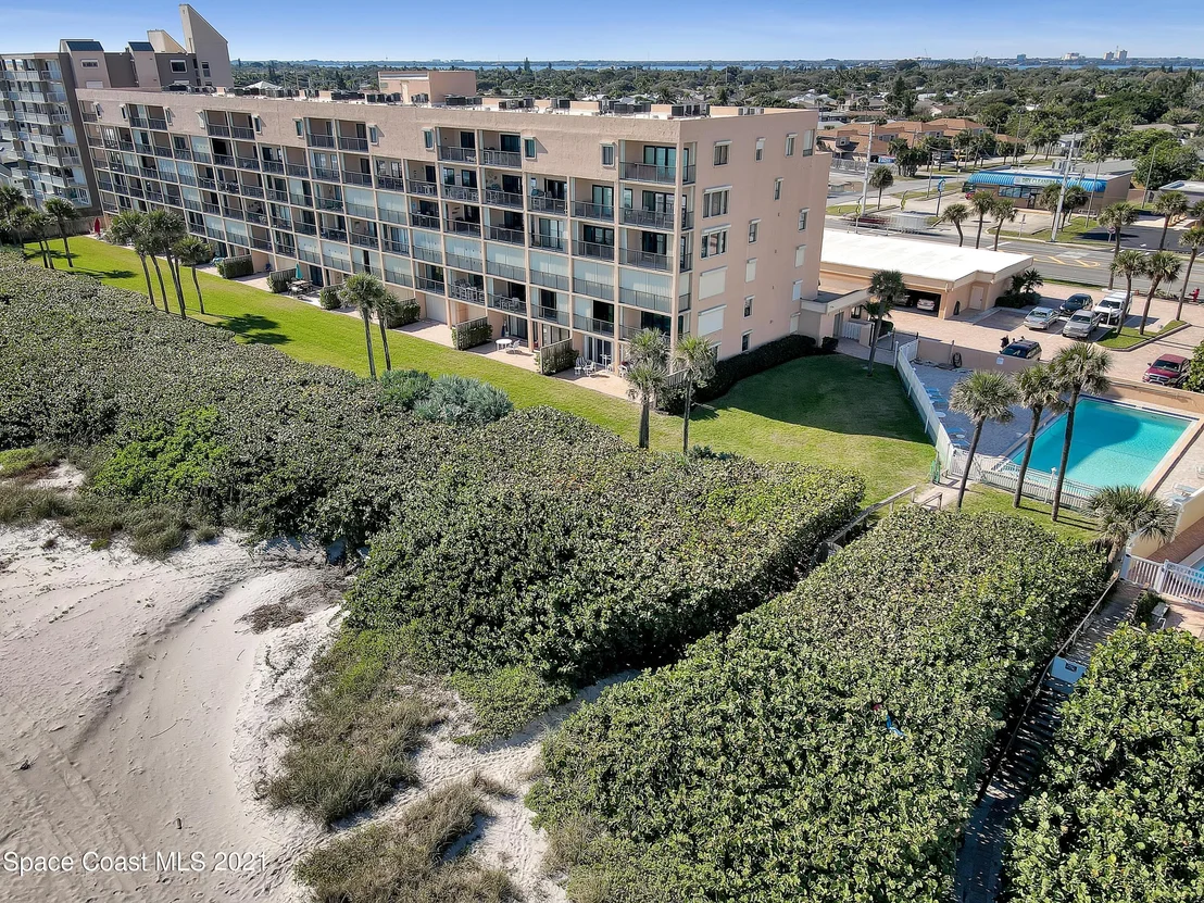 Photo of Unit 310 at 995 N Highway A1a