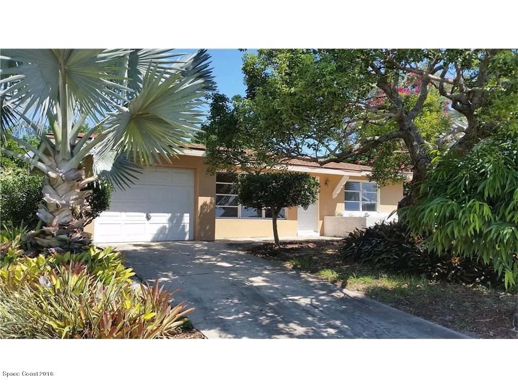 Photo of 824 Schumann Drive