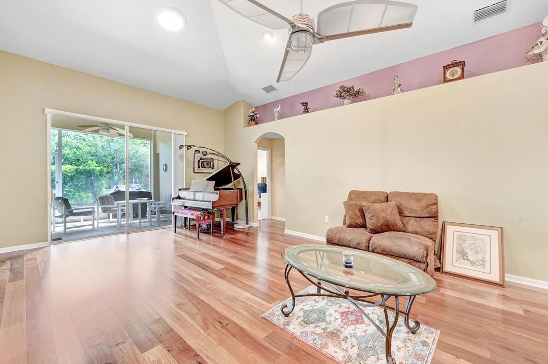 Photo of 6965 Renshaw Drive