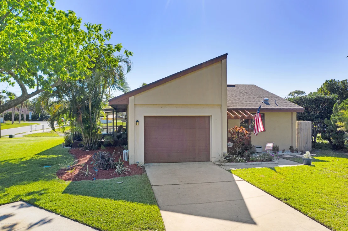 Photo of 200 Bayhead Drive