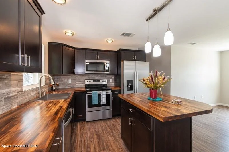 Photo of 2614 Locksley Road