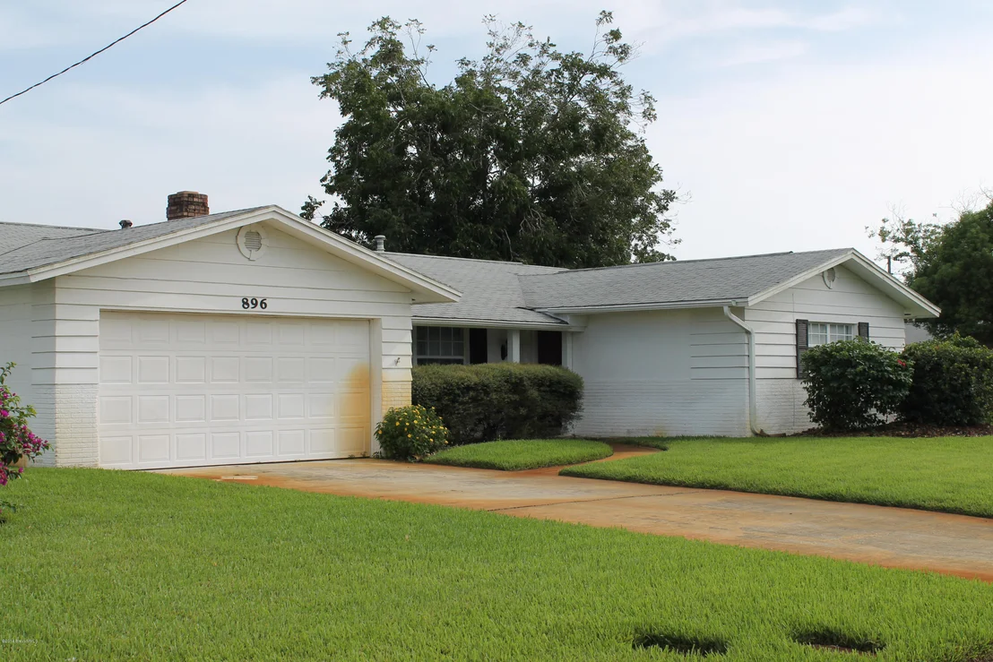 Photo of 896 Jefferson Road