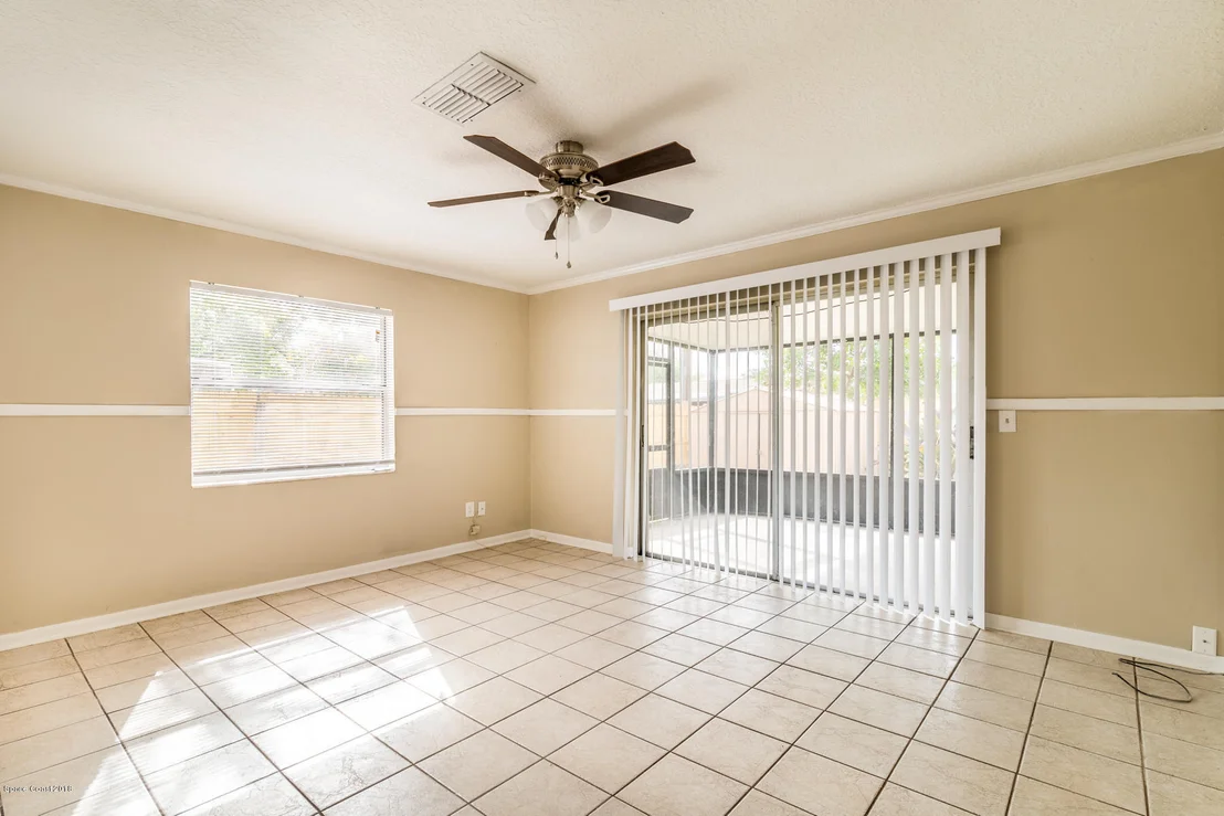 Photo of 1089 Madrid Road