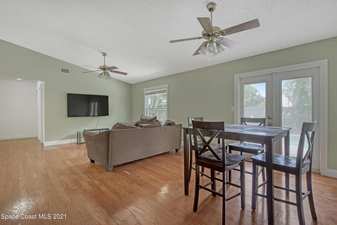 Photo of 794 White Pine Avenue