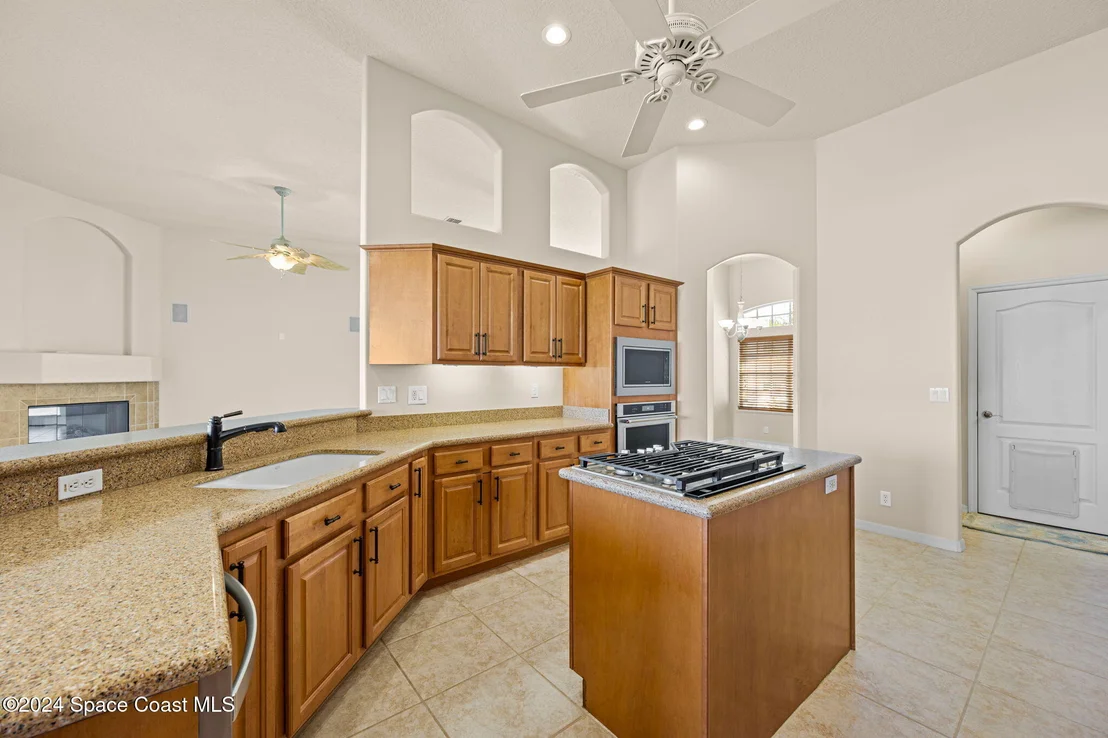 Photo of 930 Starling Way