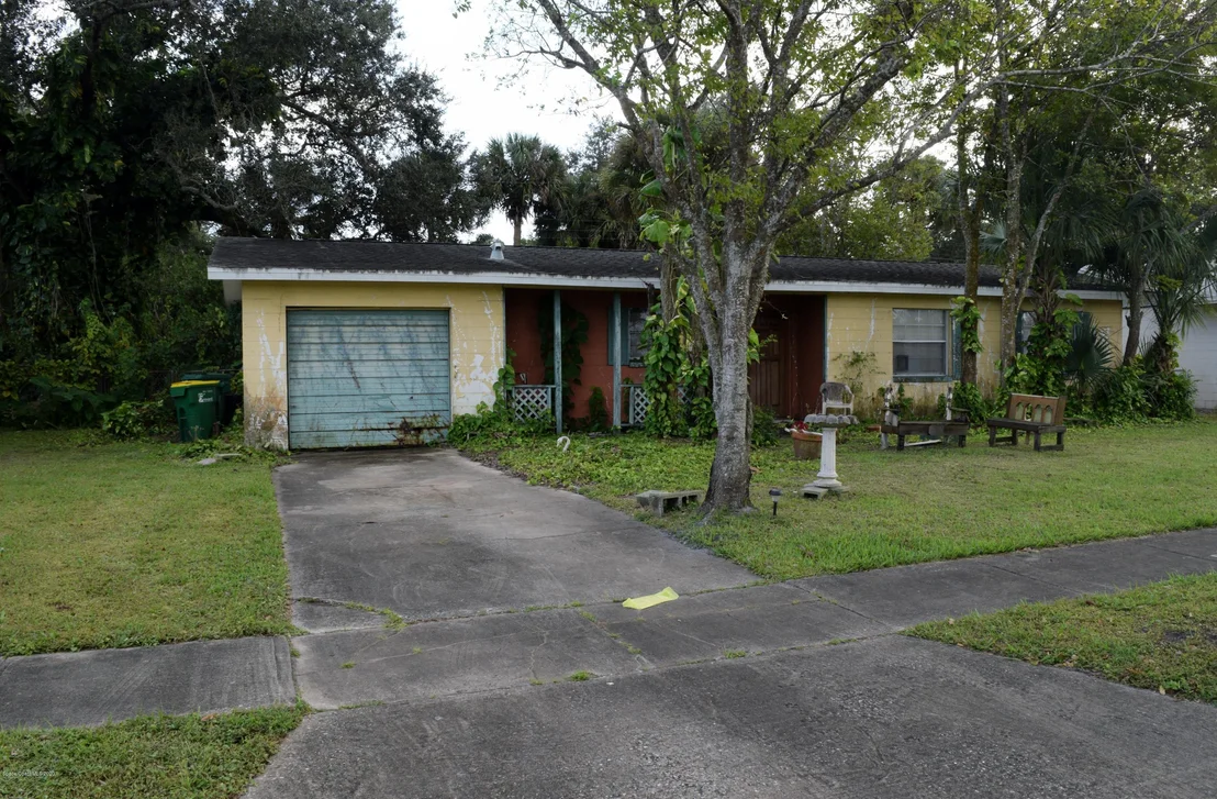 Photo of 2469 Victor Road