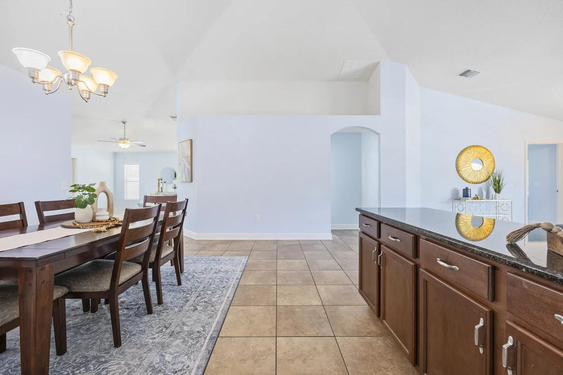 Photo of 552 Glenbrook Circle