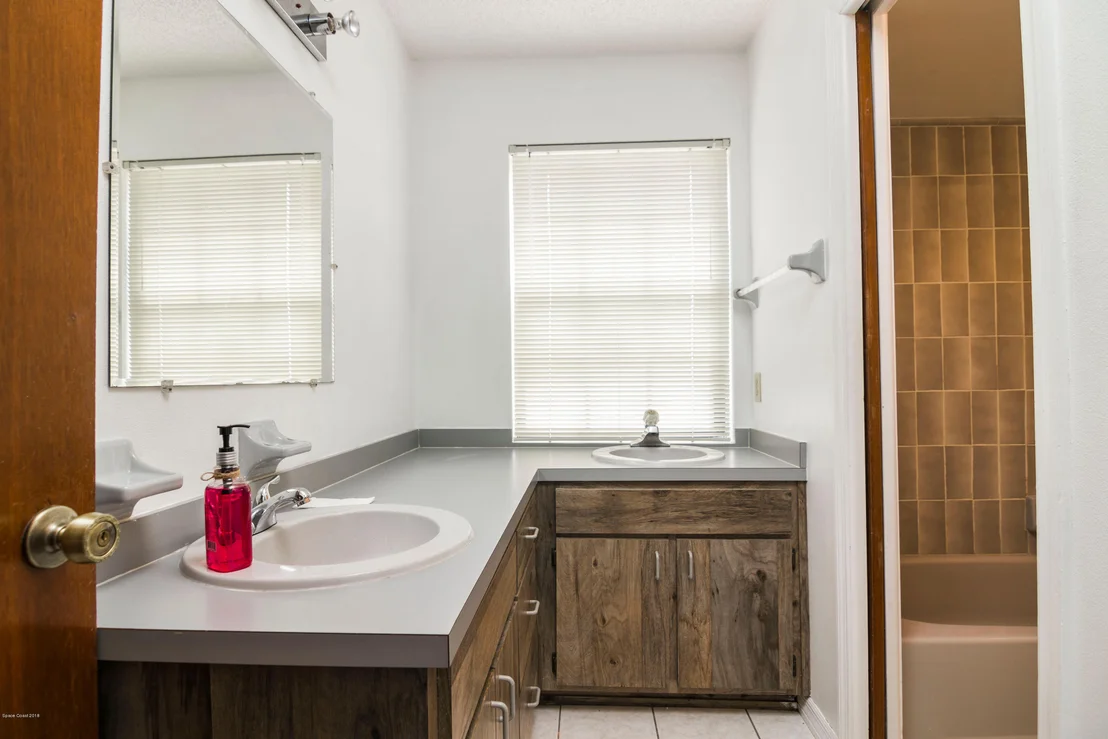 Photo of 2310 Holder Road