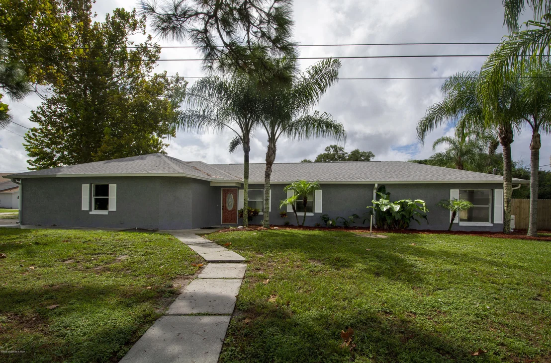 Photo of 401 Paul Washington Place