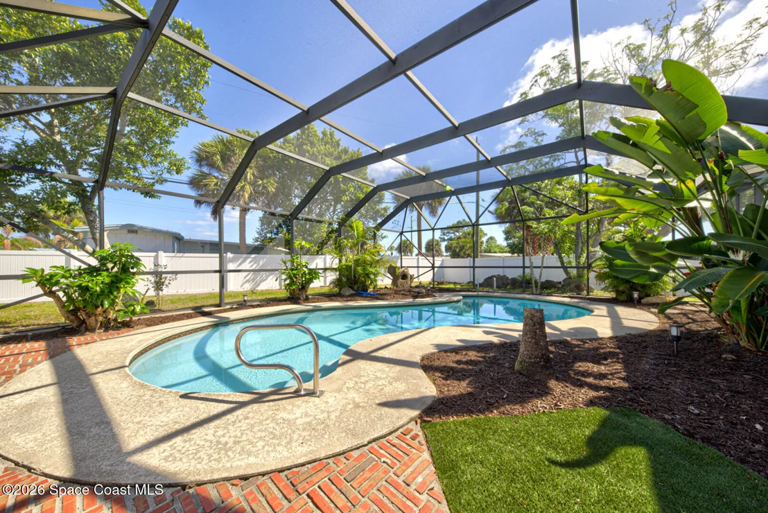Photo of 452 Alice Drive