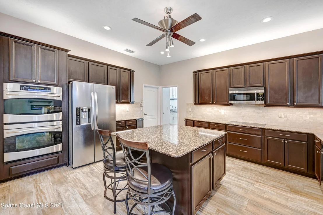 Photo of 5917 Newbury Circle