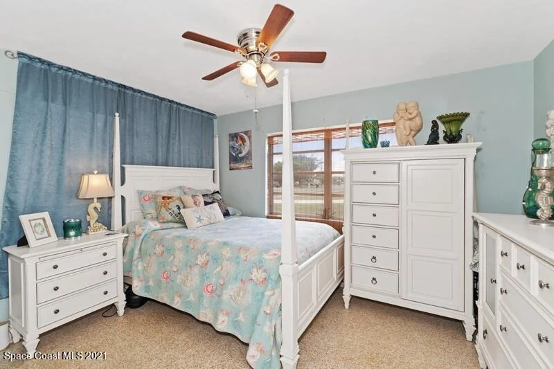 Photo of 805 Canada Street NE