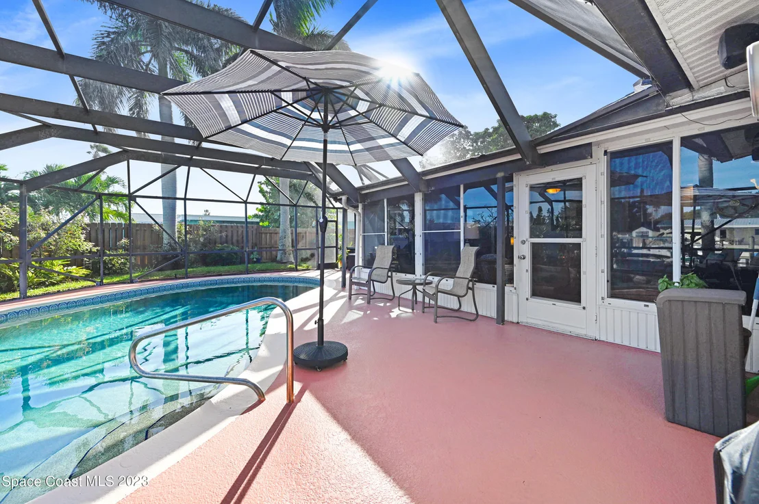 Photo of 405 Thrush Drive
