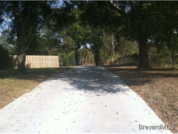Photo of 2480 S Lewis