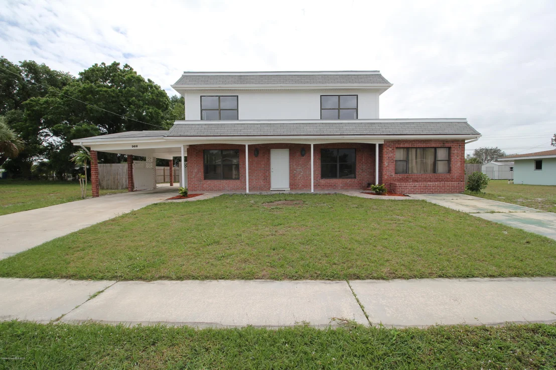 Photo of 966 Chace Lane NE