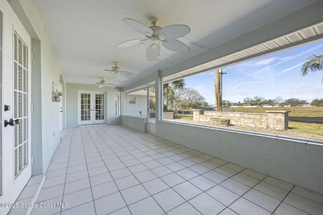 Photo of 897 Champion Drive NE