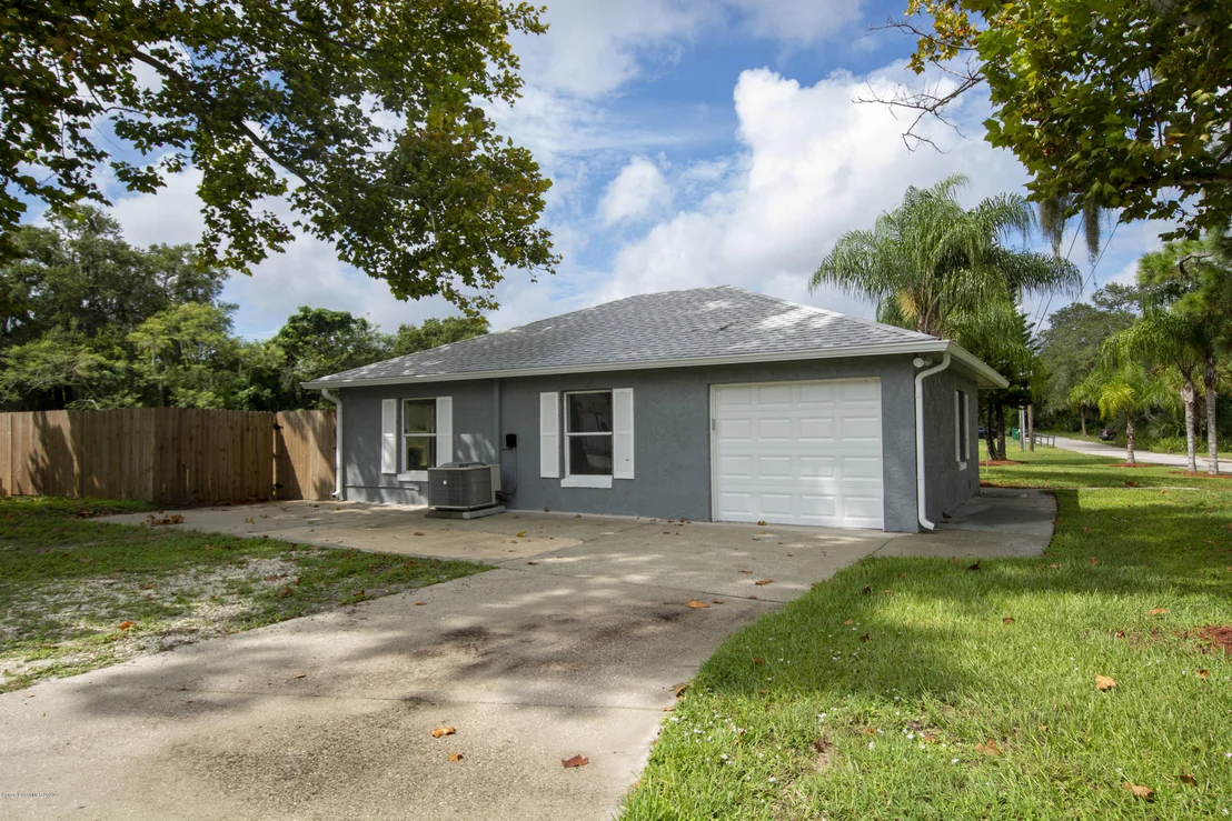 Photo of 401 Paul Washington Place