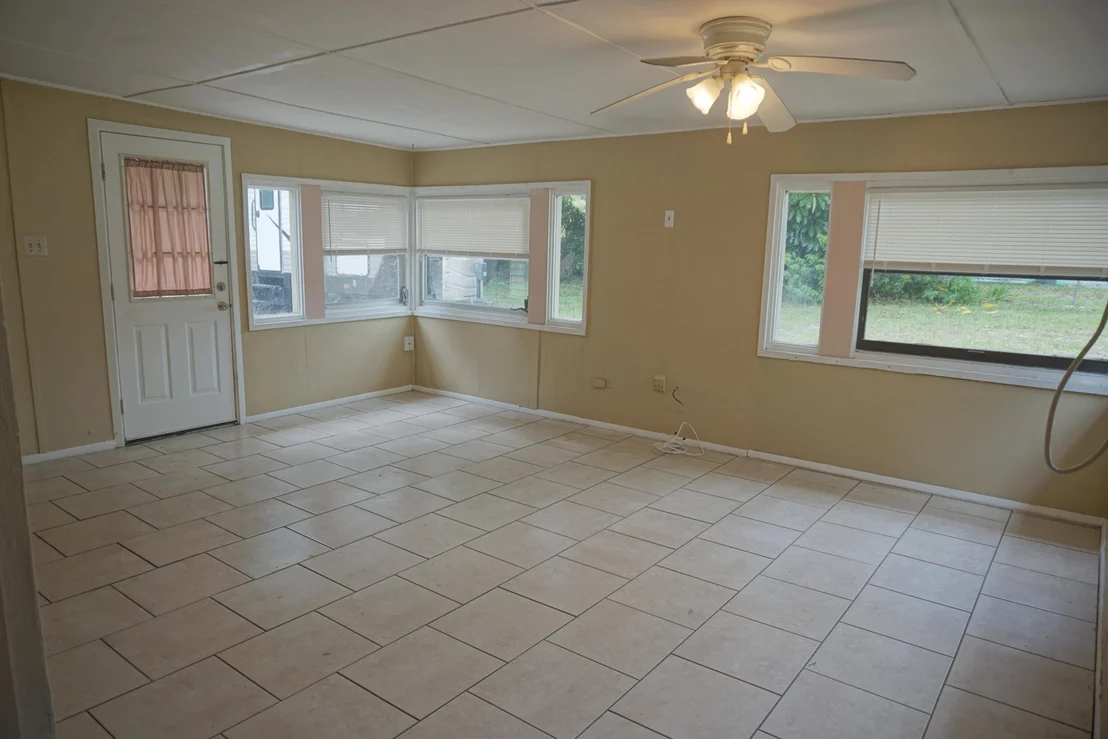 Photo of 971 Fulton Lane NE