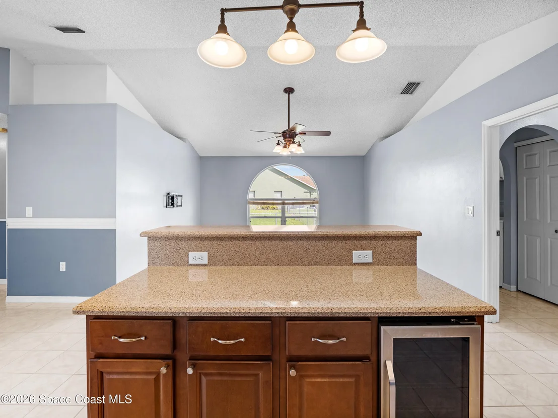Photo of 1034 Webster Road SE