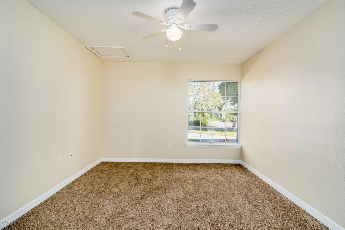 Photo of 830 Heron Road