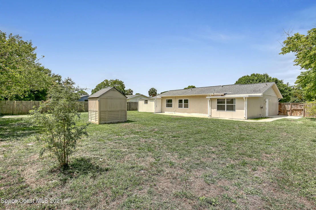 Photo of 1415 Cindy Circle NE