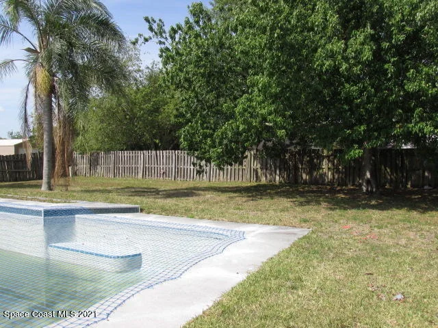 Photo of 1112 Hooper Avenue NE