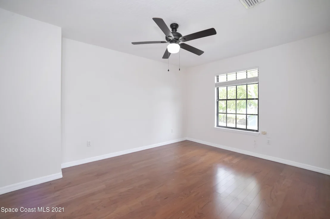 Photo of 986 Whisperpine Drive