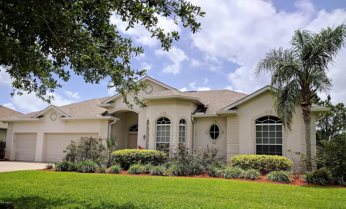 Photo of 111 SE Ridgemont Circle SE