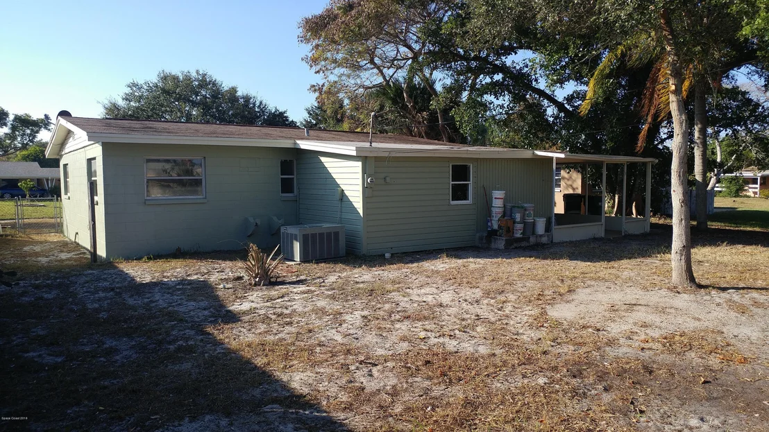 Photo of 1449 Lillian Lane