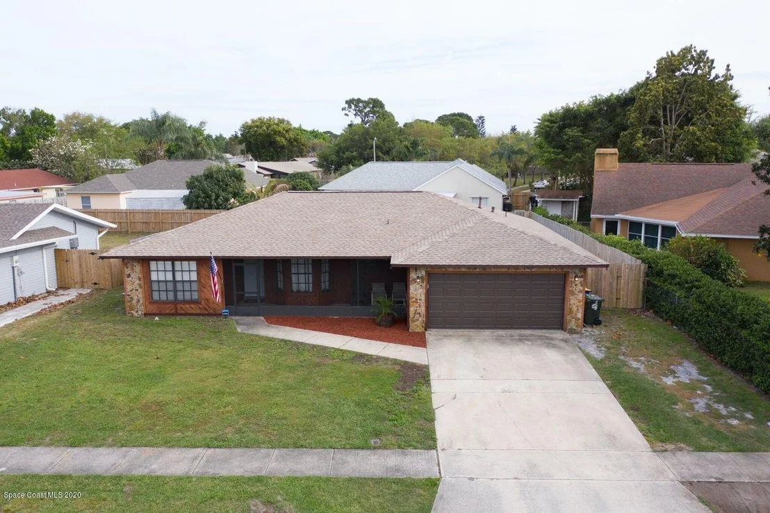 Photo of 823 Levitt Parkway