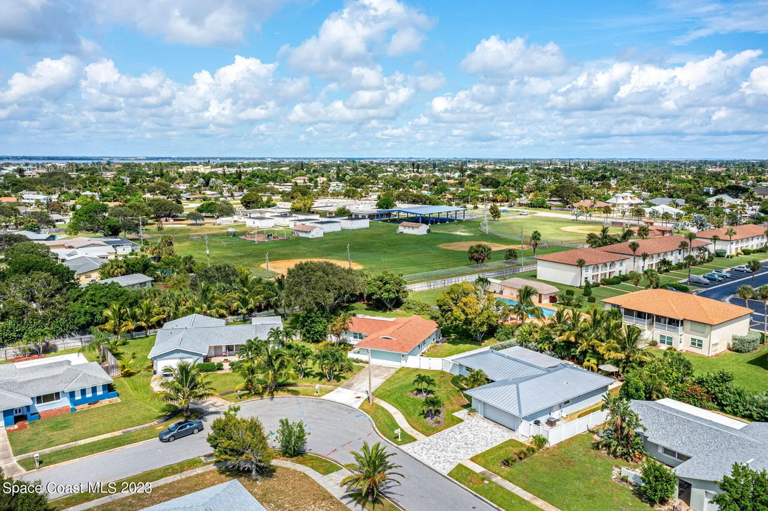 Photo of 543 Biscayne Drive
