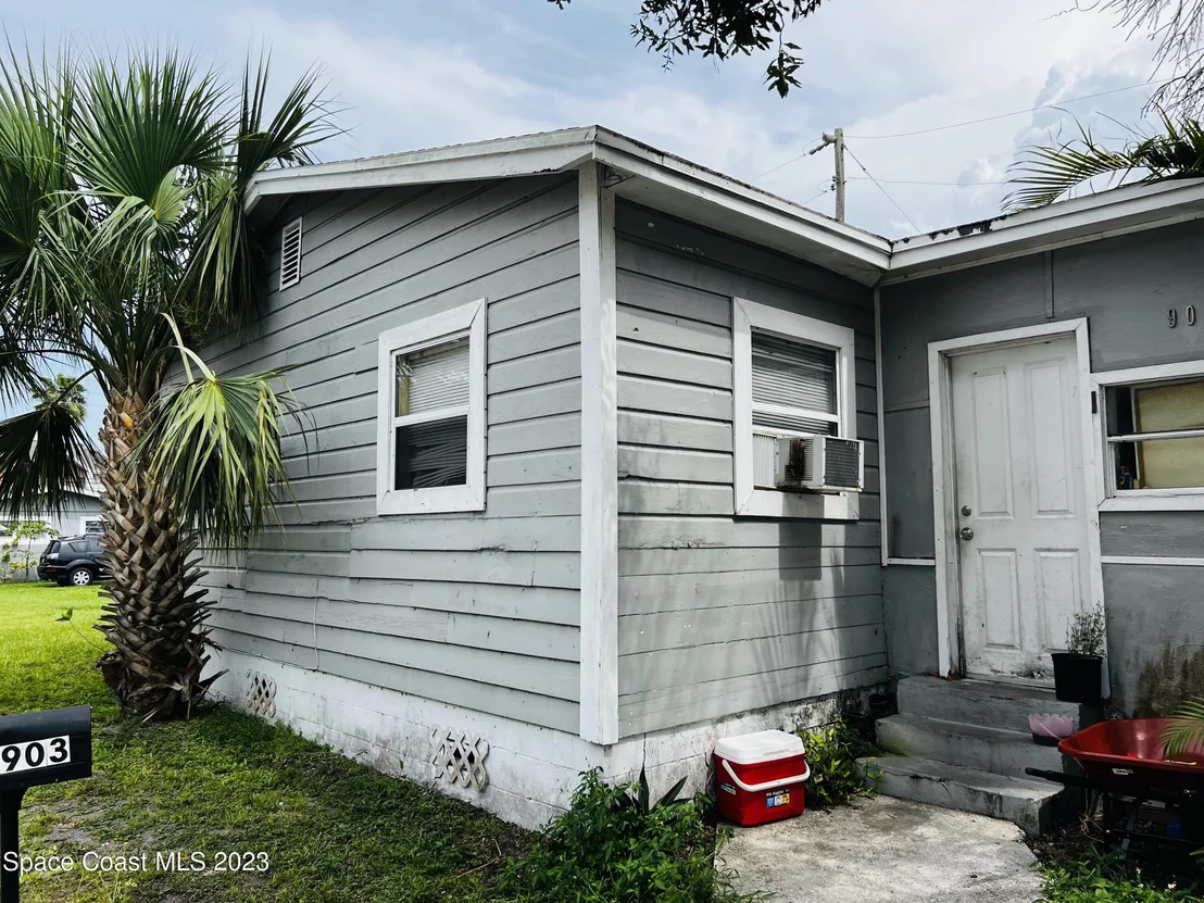 Photo of 903 Stadom Street