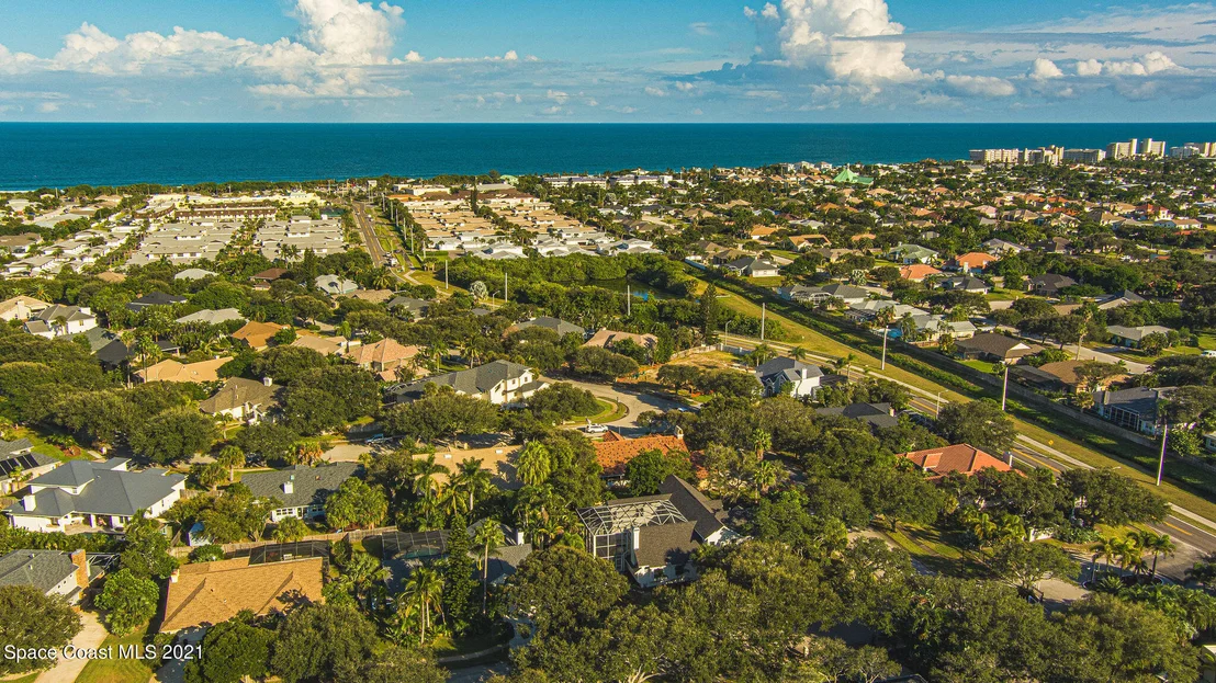 Photo of 472 Peregrine Drive