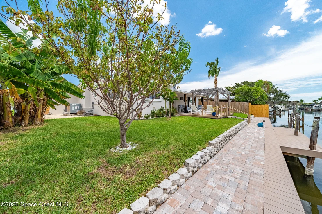 Photo of 452 Cardinal Drive