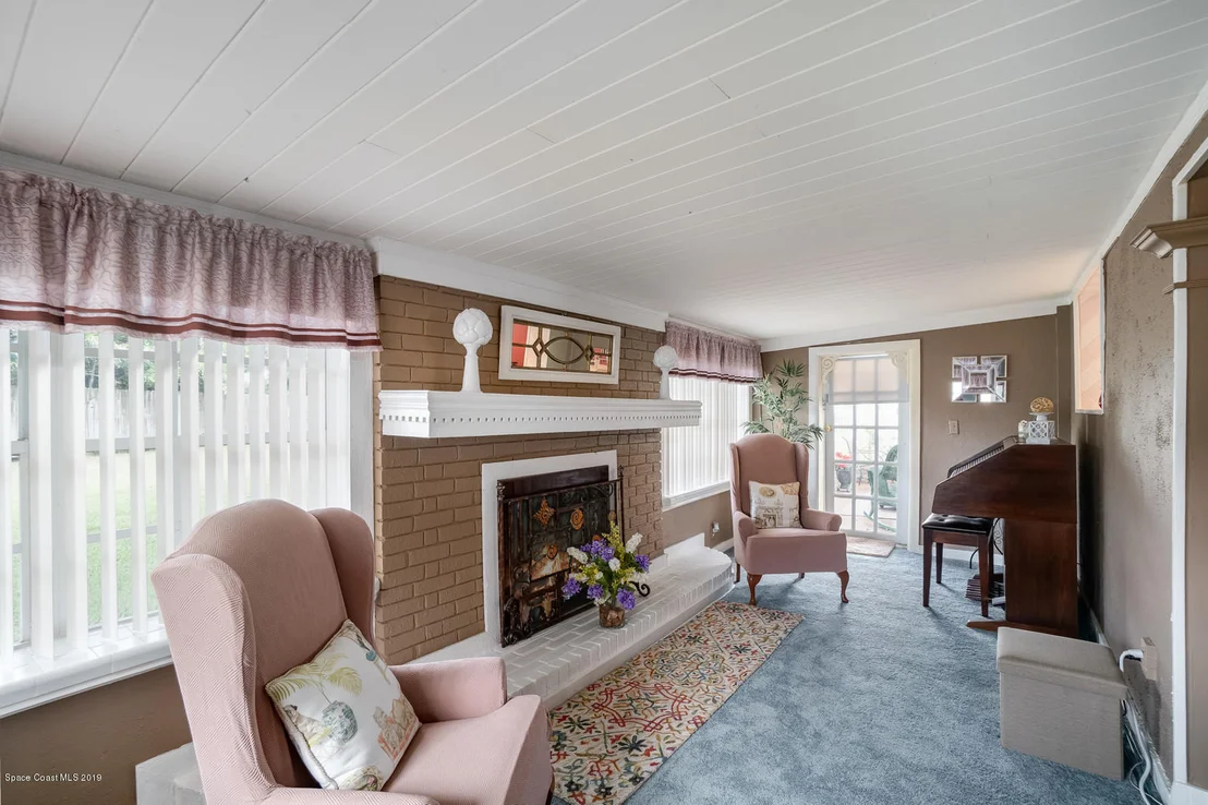 Photo of 933 Bluewater Drive