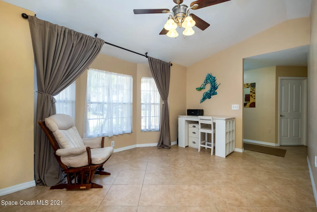 Photo of 890 Spirea Drive
