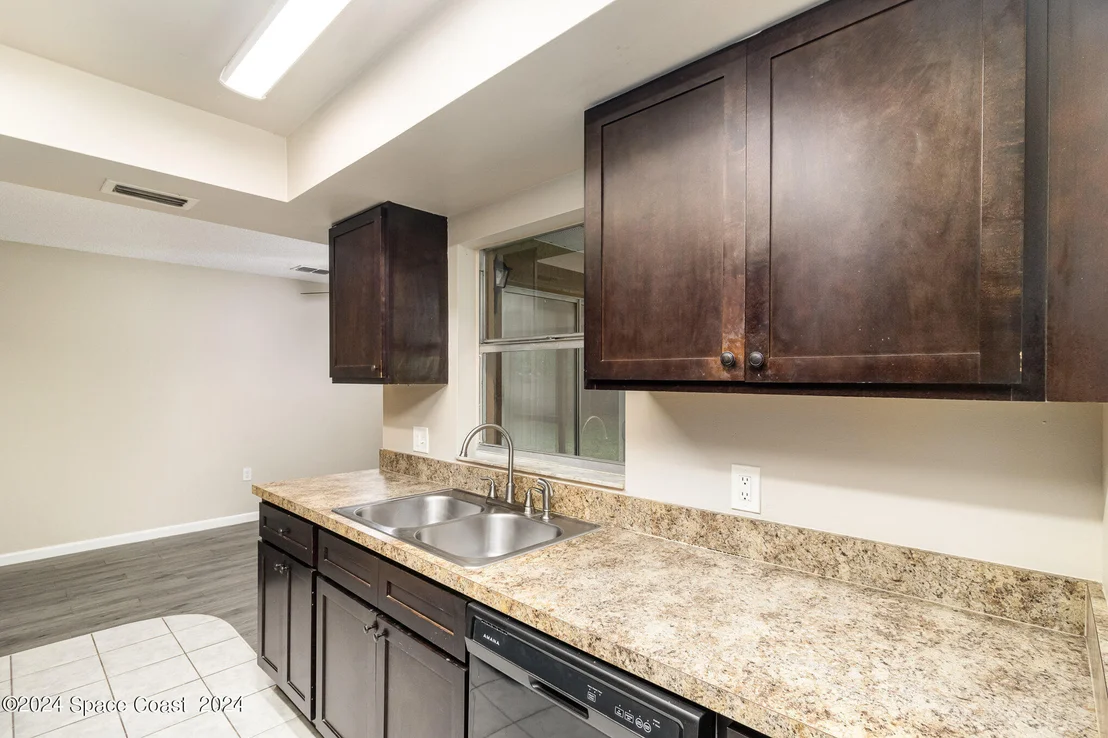 Photo of 978 Sycamore Drive