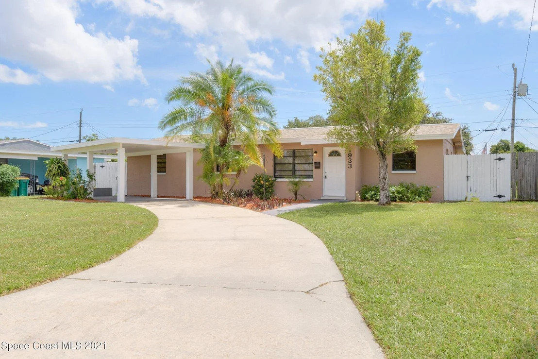 Photo of 1933 Oakwood Drive
