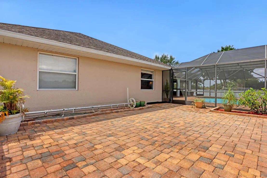 Photo of 1840 Barton Boulevard