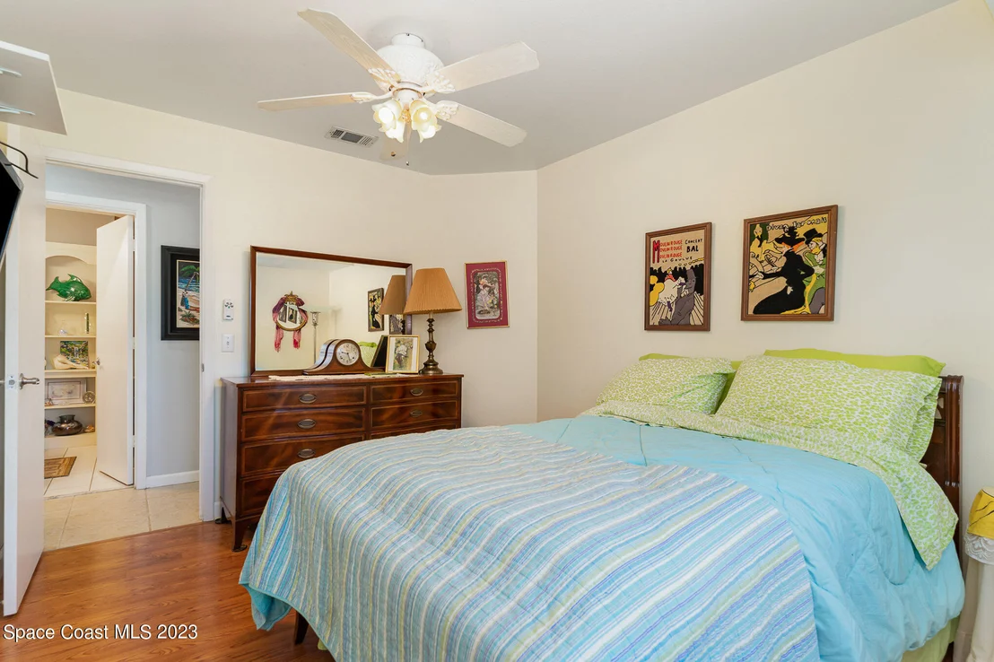 Photo of 1431 Mariposa Drive NE