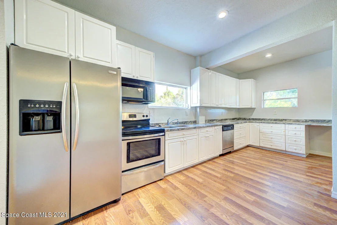 Photo of 651 N Range Road