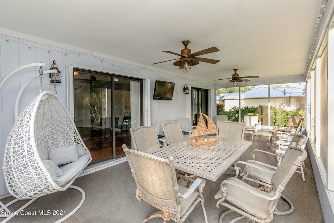 Photo of 949 Streamlet Ave Avenue
