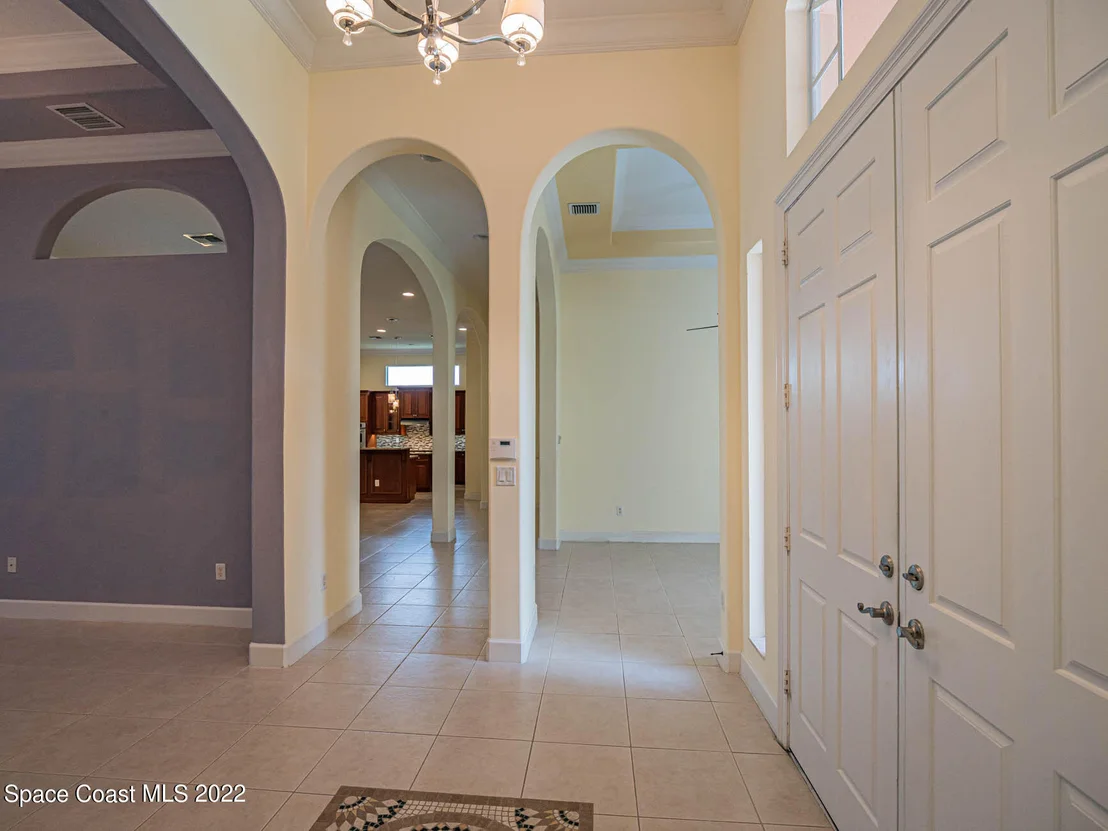 Photo of 585 Caroline Drive