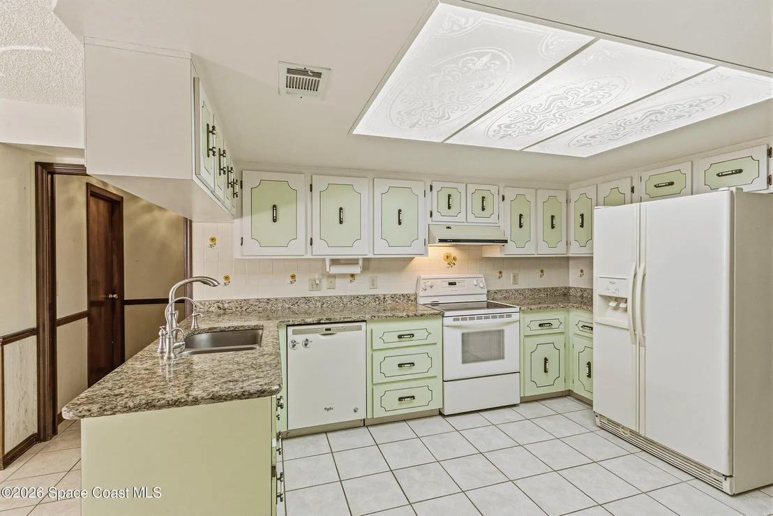 Photo of 460 Neptune Drive NE