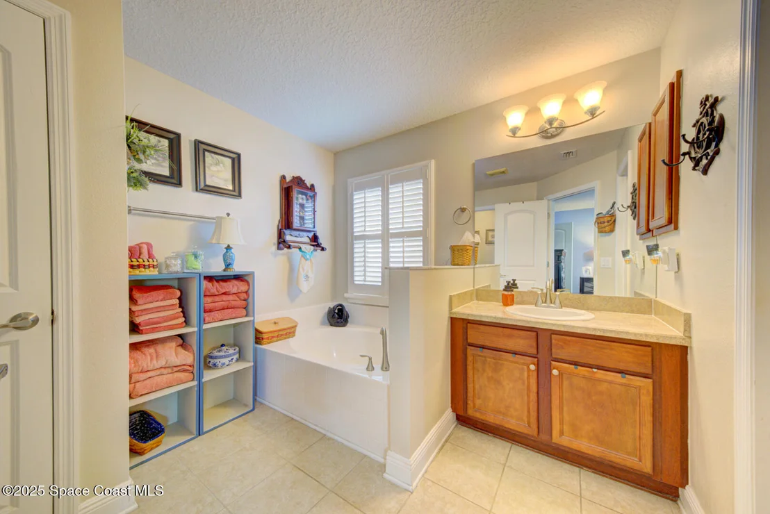 Photo of 1815 Botanica Circle