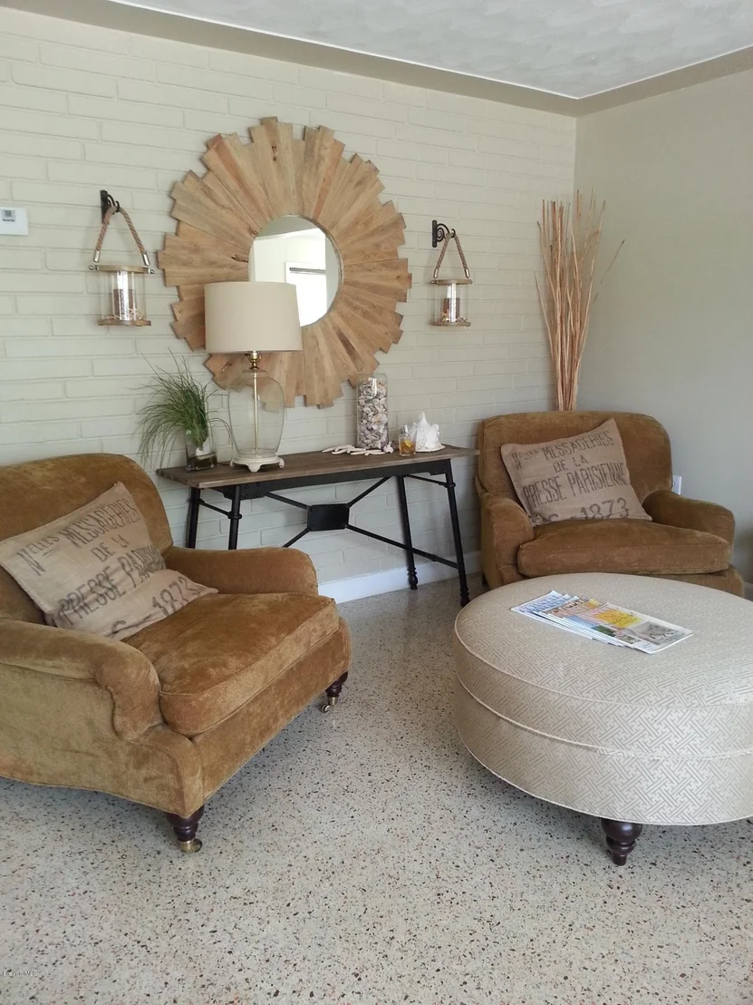 Photo of 667 Everglade Drive