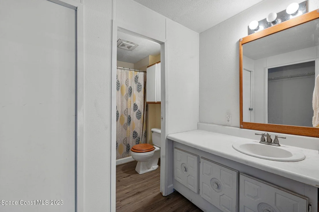 Photo of 1162 Luther Drive